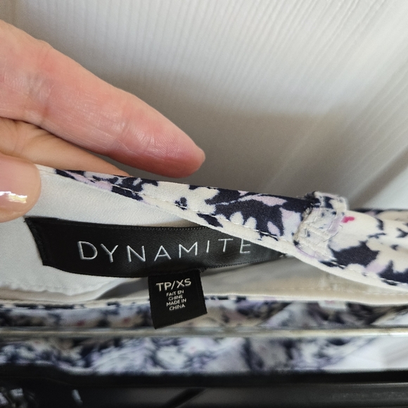 Dynamite Chiffon Floral Skirt in size xs - Picture 2 of 5